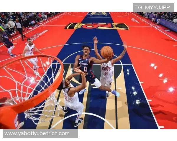 安芬尼西蒙斯表现平平15投5中三分8投3中贡献17分4篮板5助攻正负值12