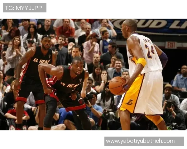 冬季时尚来袭哈兰德社交媒体分享冬季装扮迎接寒冷天气